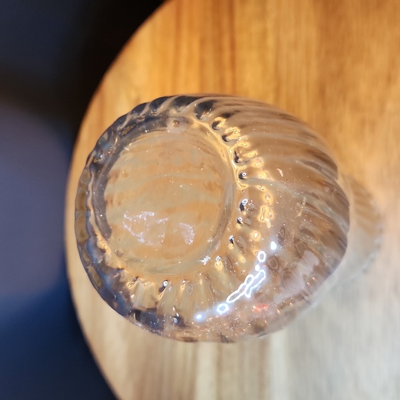 The Crystal Collection 7 in Glass Vase w/ Swirl Pattern design in box  Not Used - Picture 3 of 7